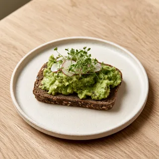 Frokost: Rugbrød med avocado
